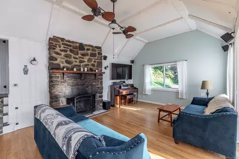 5 Windmill Rd, New Fairfield, CT 06812