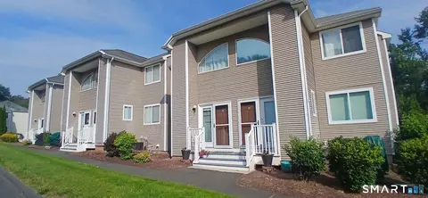 80 Country Ln #33, Vernon, CT 06066