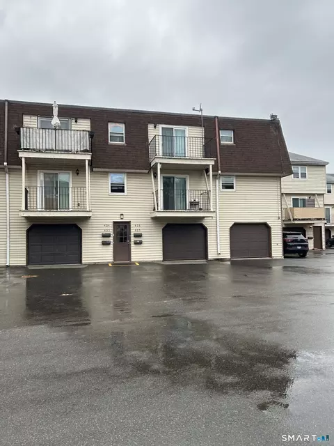 403 Blackstone Vlg, Meriden, CT 06450