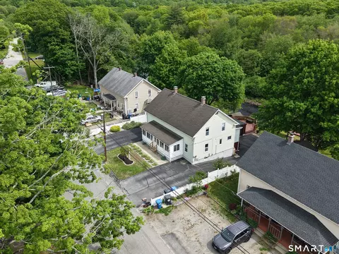 18-20 Brunswick Ave, Moosup, CT 06354