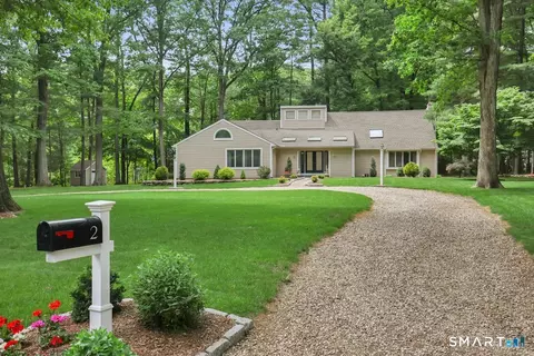 2 Cricket Ln, Simsbury, CT 06070