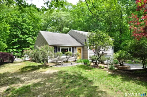 104 Hard Hill Rd, Woodbury, CT 06798