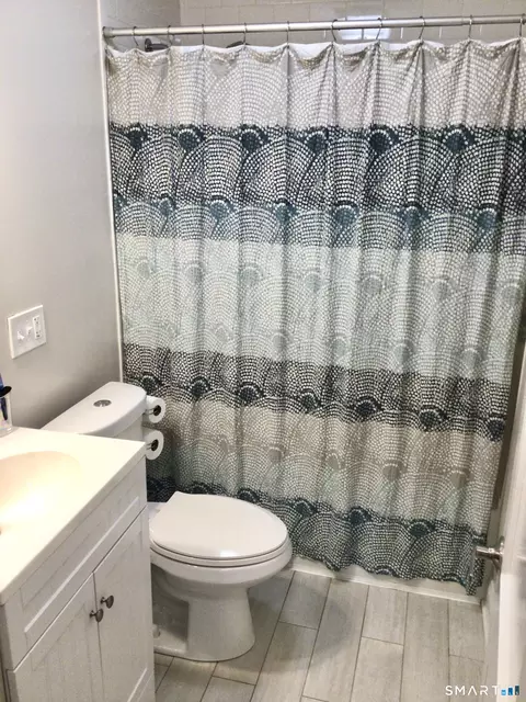 Bath - 28 Thayer Rd, Hamden, CT 06514 photo 1 of 1