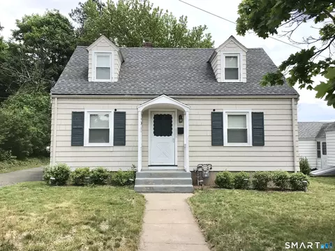 28 Thayer Rd, Hamden, CT 06514