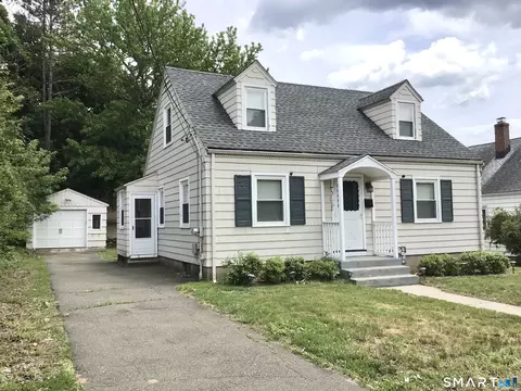 Exterior - 28 Thayer Rd, Hamden, CT 06514 photo 2 of 4