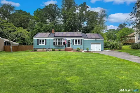 78 Blackhouse Rd, Trumbull, CT 06611