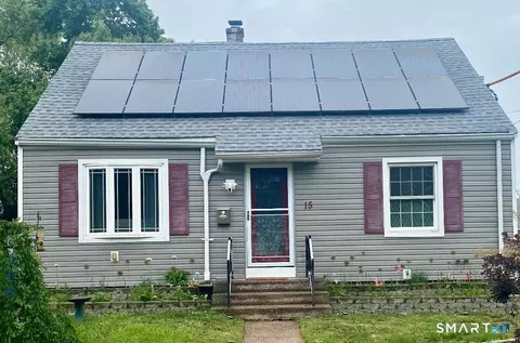 15 Fenway Dr, Hamden, CT 06517