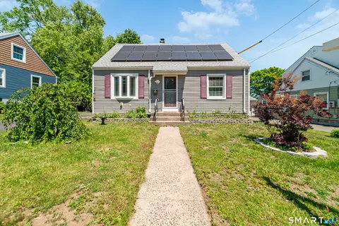 15 Fenway Dr, Hamden, CT 06517