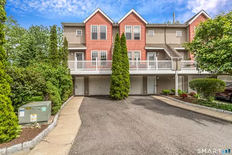 26 Miranda Ln #26, Stratford, CT 06615