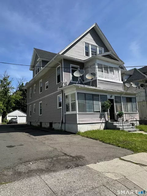 118 Barker St, Hartford, CT 06114