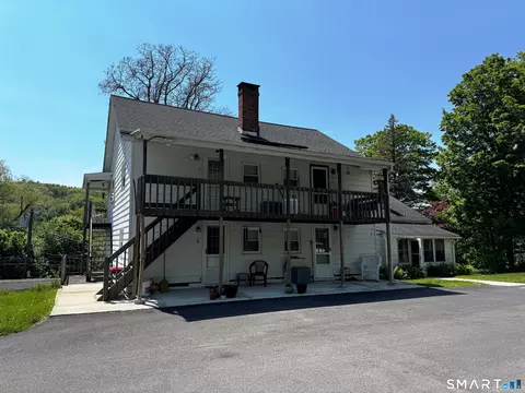 205 Old New Hartford Rd, Winchester, CT 06098