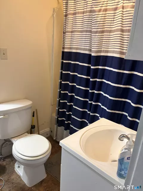Bath - 1079 Main St, Coventry, CT 06238 photo 2 of 2