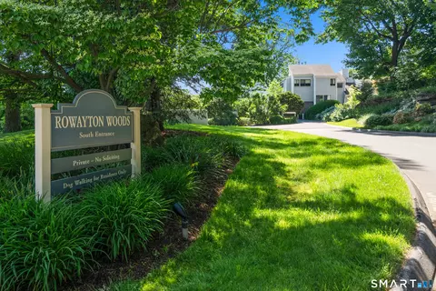 60 Rowayton Woods Dr, Norwalk, CT 06854