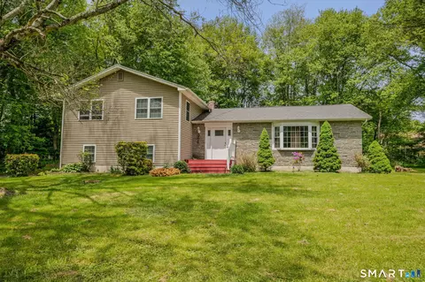 28 Adams Dr, Norwich, CT 06360