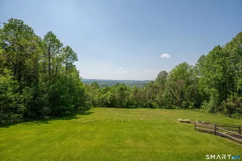 20 Timber Ln, New Milford, CT 06776