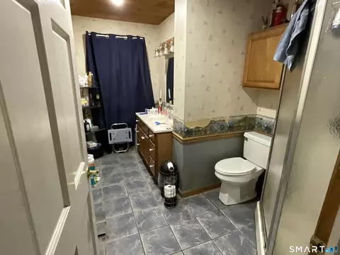 Bath - 25-27 Pleasant St, Plainfield, CT 06374 photo 2 of 2