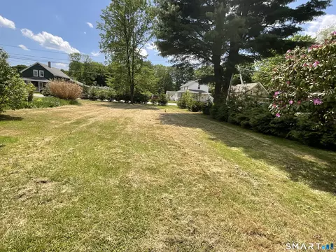 25-27 Pleasant St, Plainfield, CT 06374