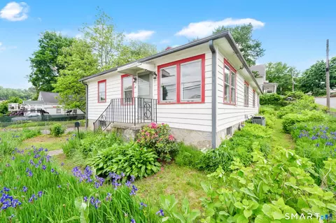 42 Bryan St, Waterbury, CT 06705