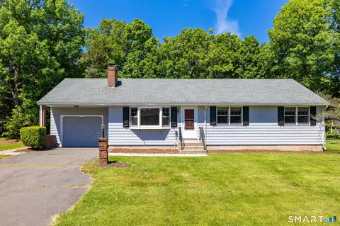 9 Petemont Dr, Farmington, CT 06032