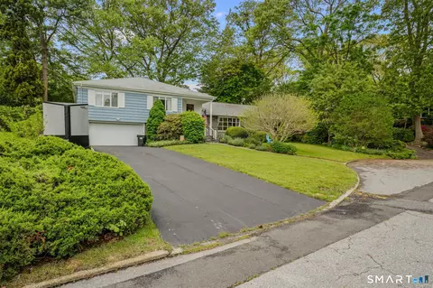 12 Billard Rd, New London, CT 06320