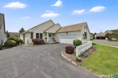 31 Ross Way #31, Windsor Locks, CT 06096