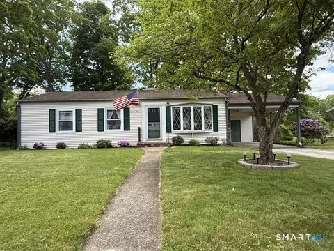 84 North St, Putnam, CT 06260