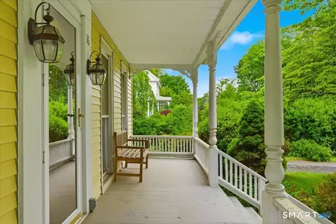 16 Main St, Ivoryton, CT 06442