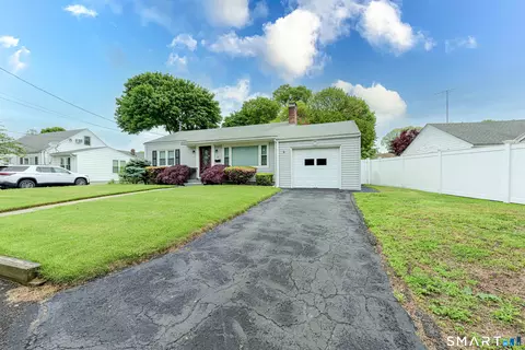 20 Pickett St, Milford, CT 06460