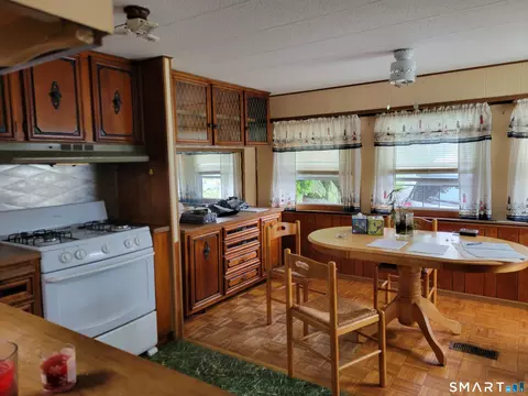 79 A St, Groton, CT 06340 photo 2