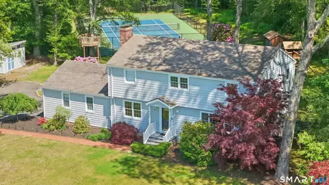 76 Greenbrier Rd, Trumbull, CT 06611