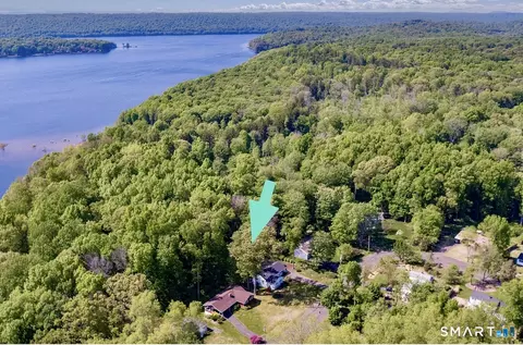 34 Evergreen Dr, North Branford, CT 06471