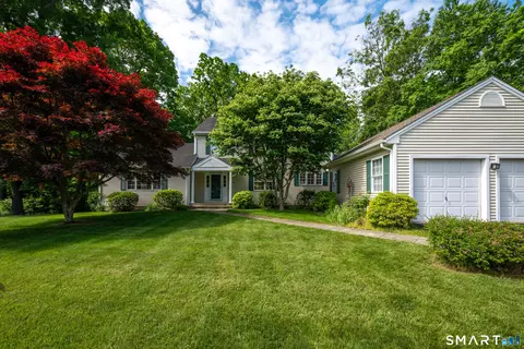 20 Pequot Ct #20, Monroe, CT 06468