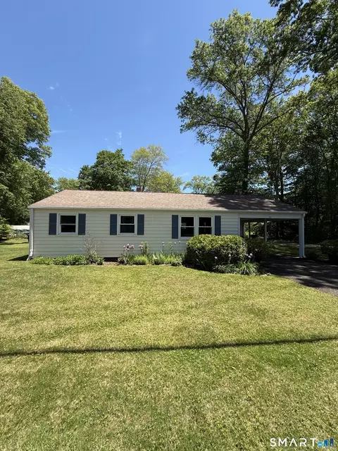 51 Rogers Lake Trl, Old Lyme, CT 06371