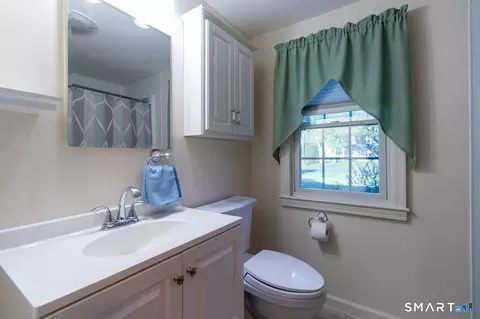 Bath - 763 North St, Suffield, CT 06078 photo 6 of 7