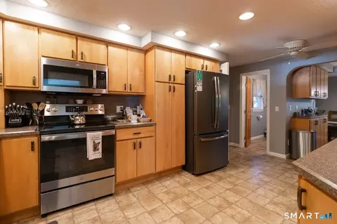 Kitchen - 763 North St, Suffield, CT 06078 photo 3 of 5