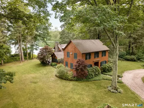 142 Interlaken Rd, Lakeville, CT 06039