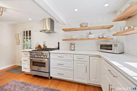 Kitchen - 18 Willow Ln, Morris, CT 06763 photo 5 of 7