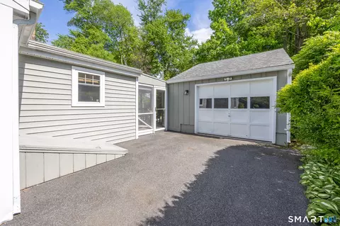 Exterior - 18 Willow Ln, Morris, CT 06763 photo 7 of 8