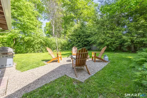 Exterior - 18 Willow Ln, Morris, CT 06763 photo 4 of 8