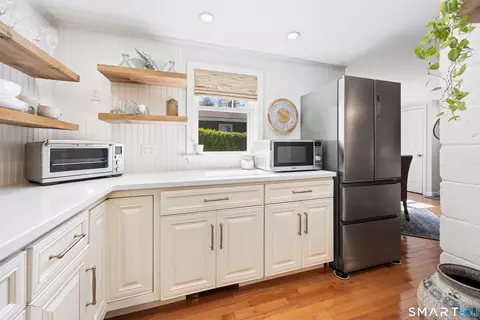 Kitchen - 18 Willow Ln, Morris, CT 06763 photo 4 of 7