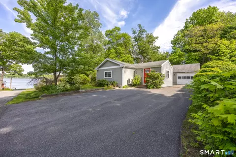 18 Willow Ln, Morris, CT 06763