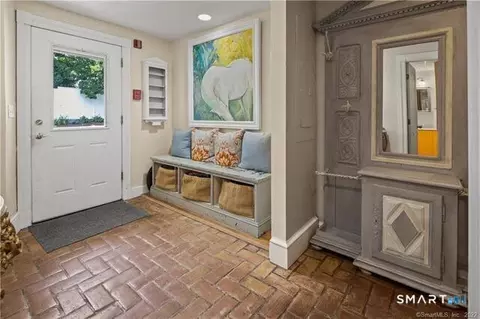 Entry Way - 4 Long Ridge Rd, Redding, CT 06896 photo 4 of 5