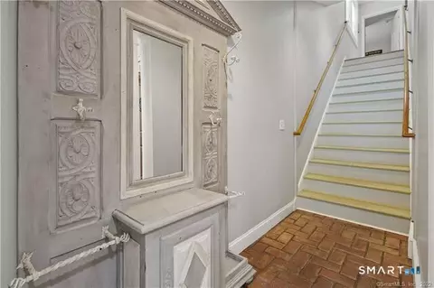 Entry Way - 4 Long Ridge Rd, Redding, CT 06896 photo 3 of 5
