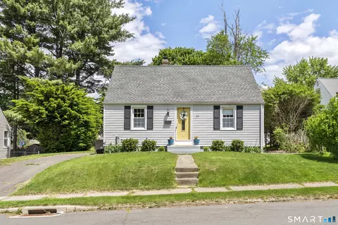 22 Rowe Pl, Bristol, CT 06010