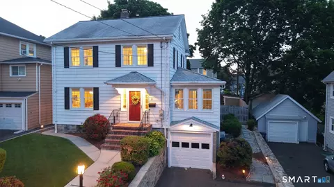 31 Puritan Ln, Stamford, CT 06906