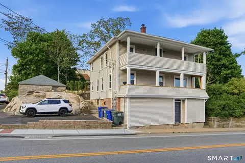 97 Liberty St, Pawcatuck, CT 06379
