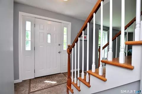 Entry Way - 22 Pebblebrook, Windsor, CT 06095 photo 2 of 9