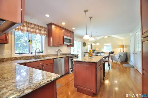 Kitchen - 22 Pebblebrook, Windsor, CT 06095 photo 3 of 4