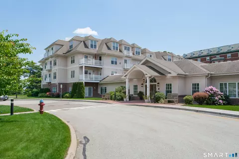 237 Fern St #305W, West Hartford, CT 06119