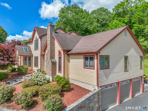 604 Brownstone Rdg, Meriden, CT 06451